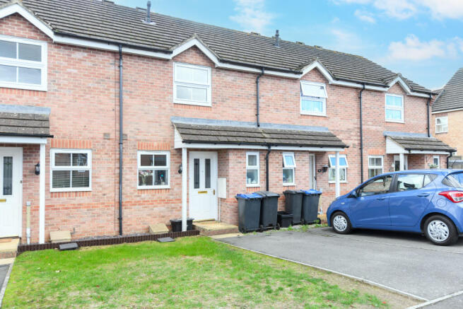 2-bed terraced on Lamplighters Walk, Trowbridge, £220,000