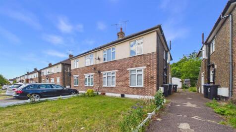 Lyndhurst Gardens, Enfield