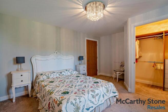 8690111-interior16-800.jpg