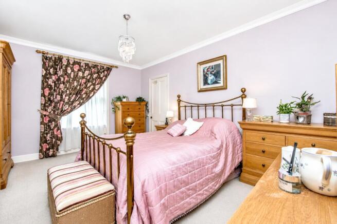 3 bed Terraced for sale Image 12