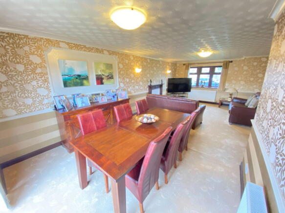 4 bed Detached for sale Image 8