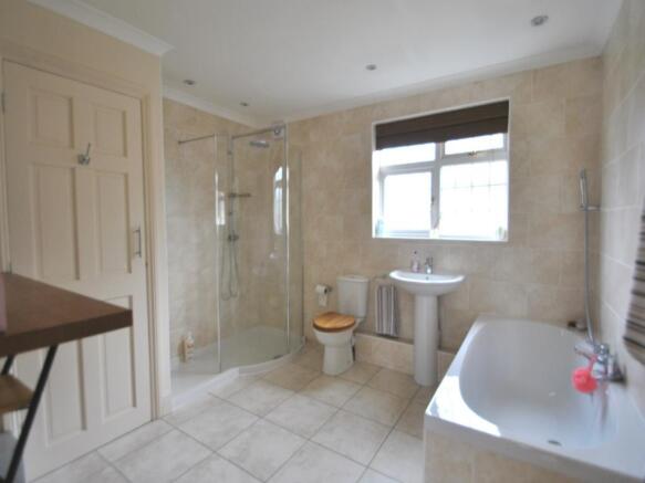 FAMILY BATHROOM