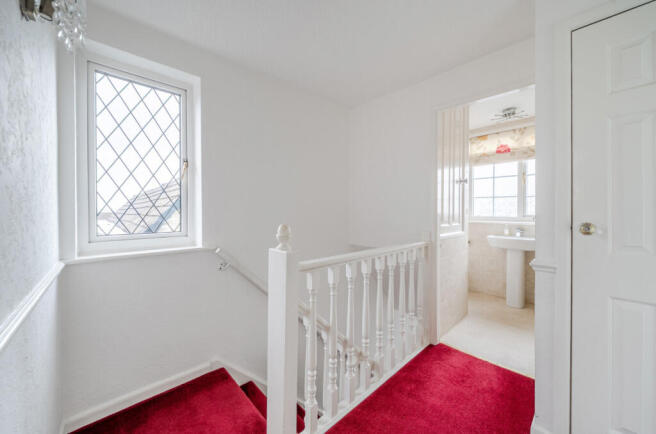 3 bed Semi-Detached for sale Image 8