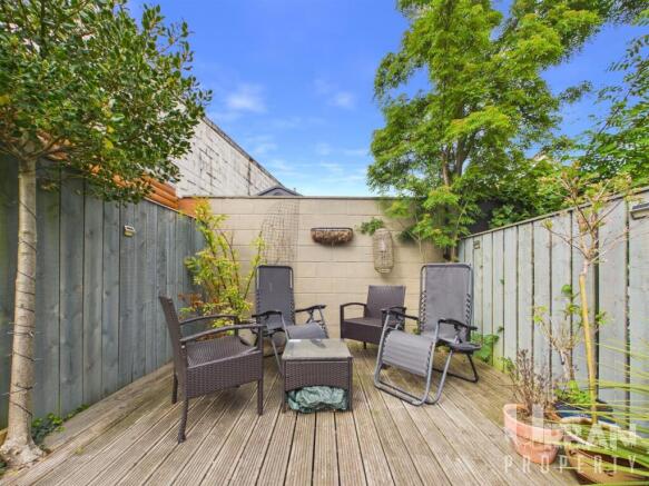 2 bed House for sale Image 10