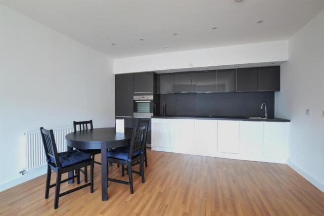 Kitchen 2.jpg