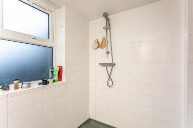 6, 212 Elm Grove-3.jpg