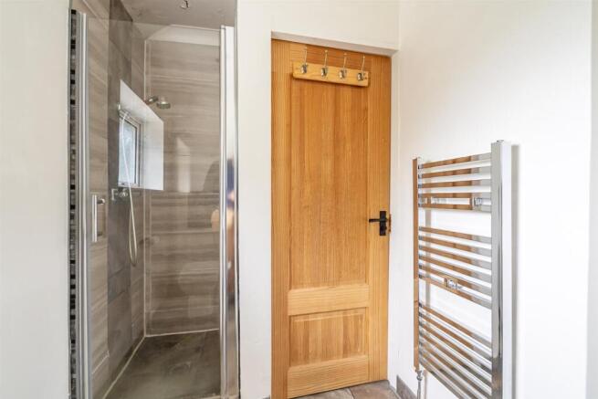3 bed Terraced for sale Image 10