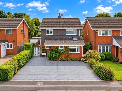 Broughton Avenue, Toddington, Bedfordshire, LU5