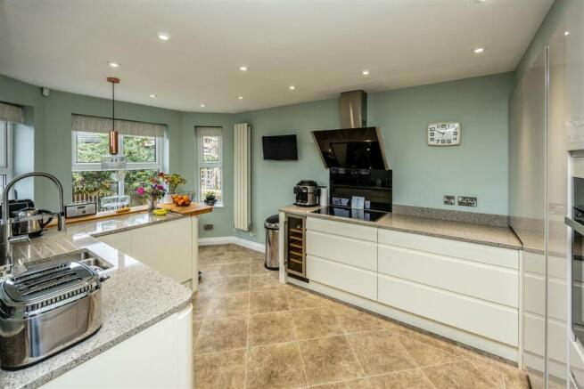 BREAKFAST KITCHEN