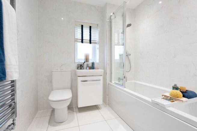4 bed Detached for sale Image 12