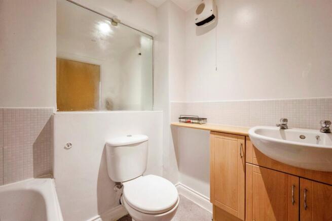 2 bed Apartment for sale Image 12