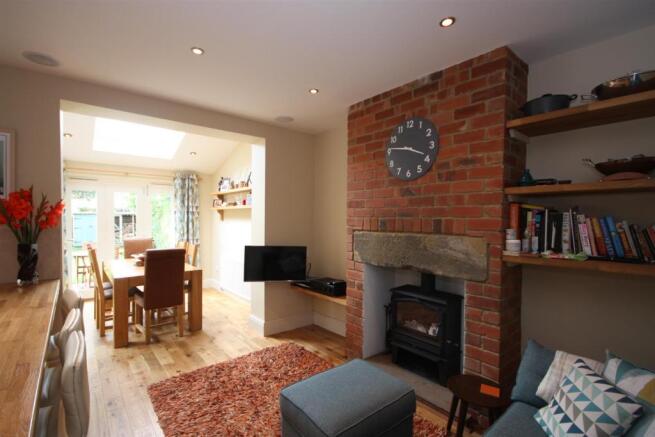 OPEN PLAN LIVING/DIN