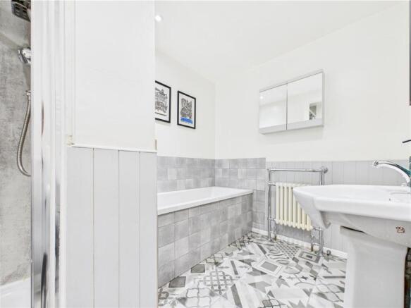 FOUR PIECE BATHROOM SUITE