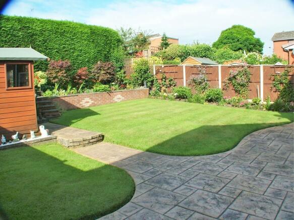 GARDEN 