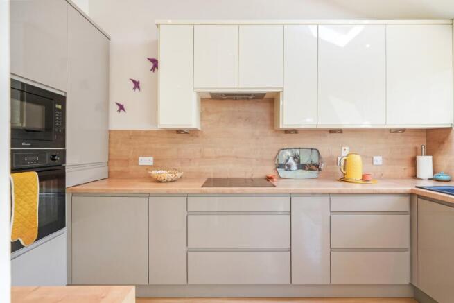 4 bed Detached for sale Image 5