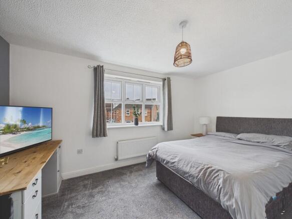 3 bed Town House for sale Image 9