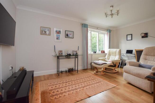 Reception/bedroom
