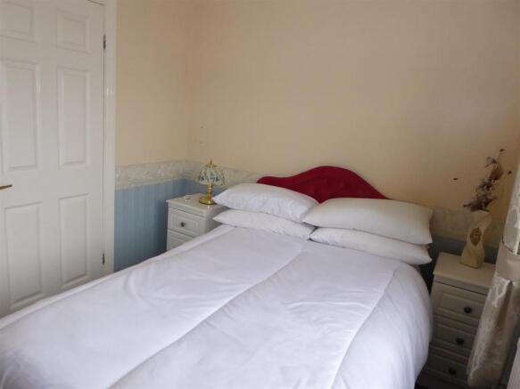 BEDROOM 2