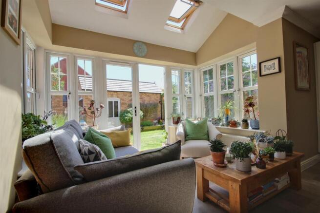 4 bed Detached for sale Image 8