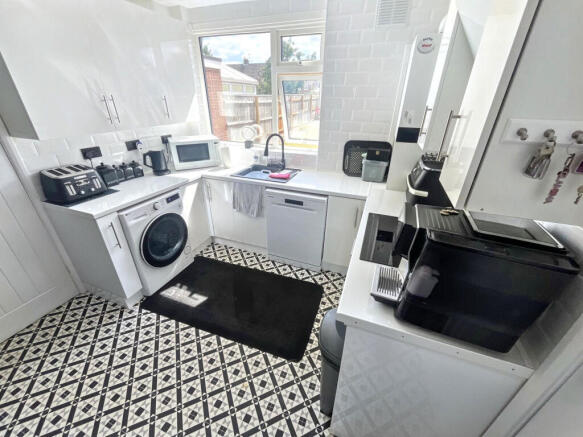 3 bed Semi-Detached for sale Image 4