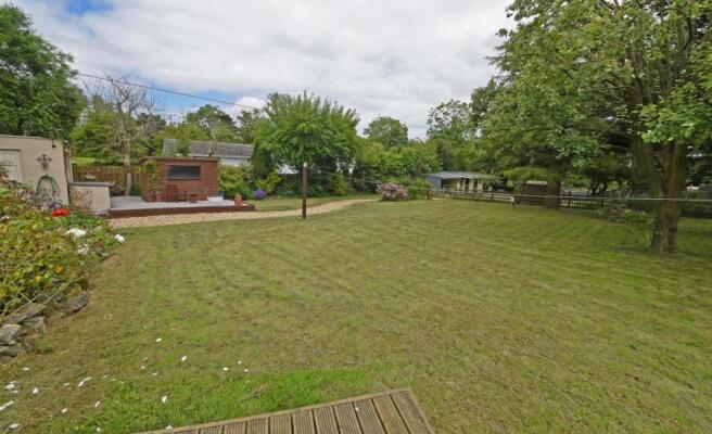 FRONT GARDEN