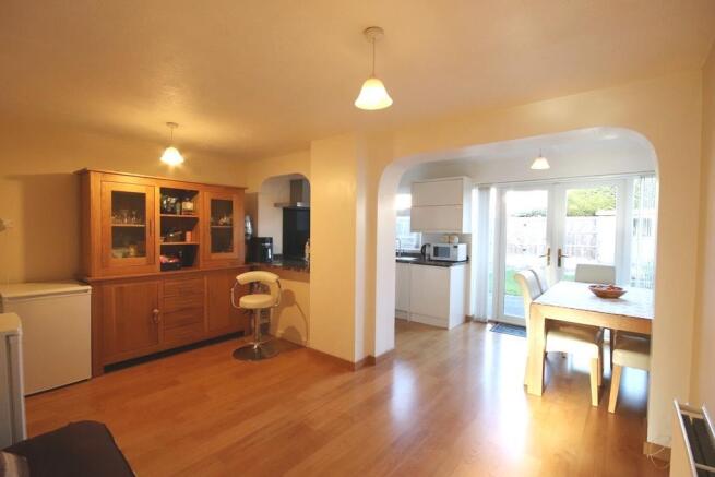 Dining Area.JPG