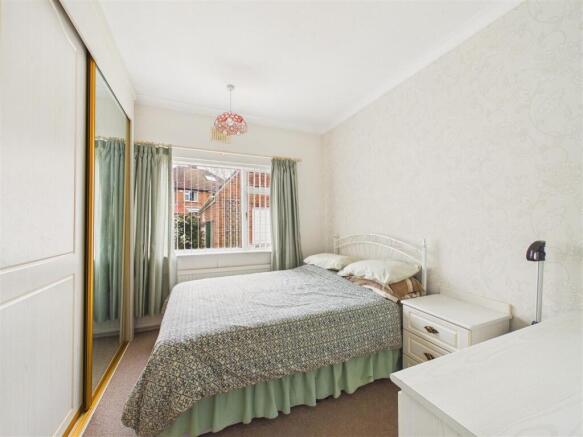 2 bed Semi-Detached Bungalow for sale Image 6