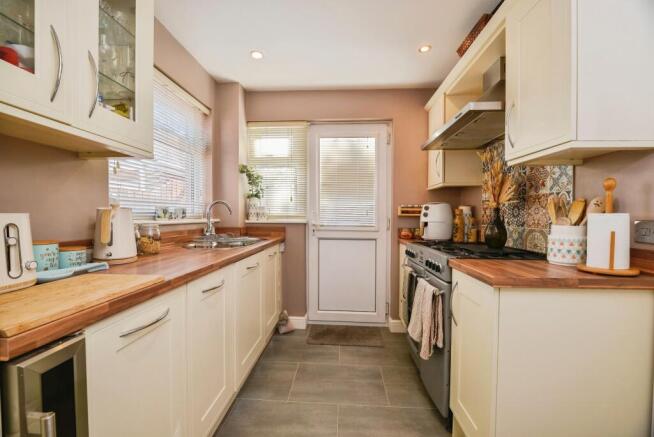 3 bed Semi-Detached for sale Image 5