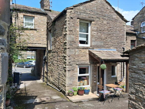 2 bed Cottage for sale Image 12