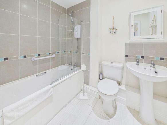 2 bed Apartment for sale Image 11