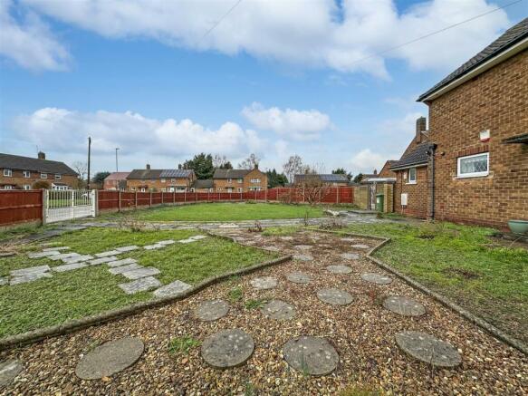 GENEROUS Front Garden 245