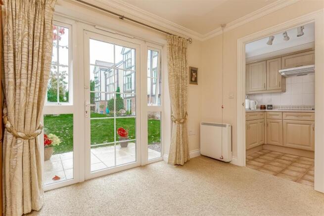 flat-pegasus-court-banstead-106.jpg