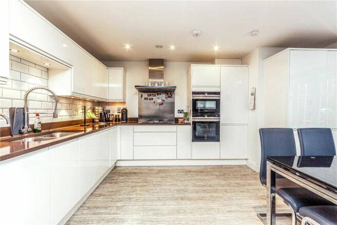 Kitchen/Dining Area