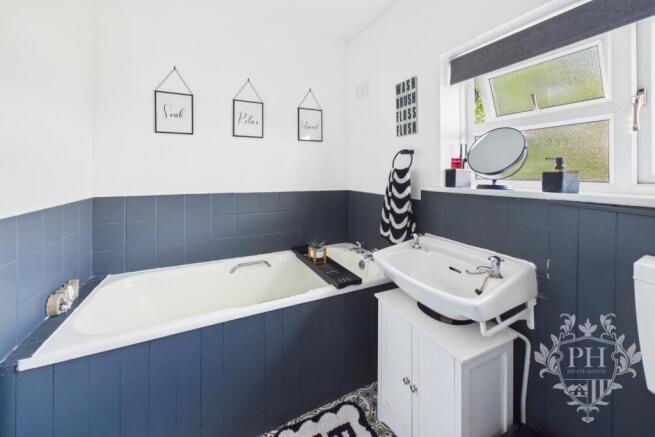2 bed Semi-Detached for sale Image 10