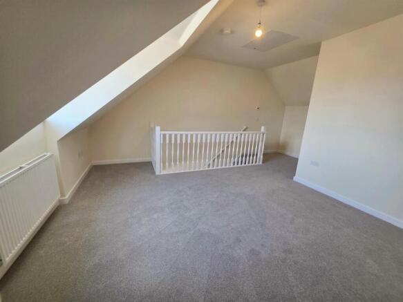 3 bed Terraced to rent Image 12