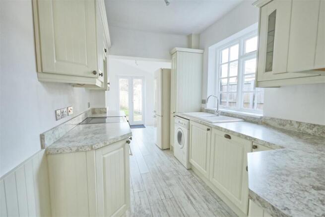 KITCHEN/BREAKFAST ROOM