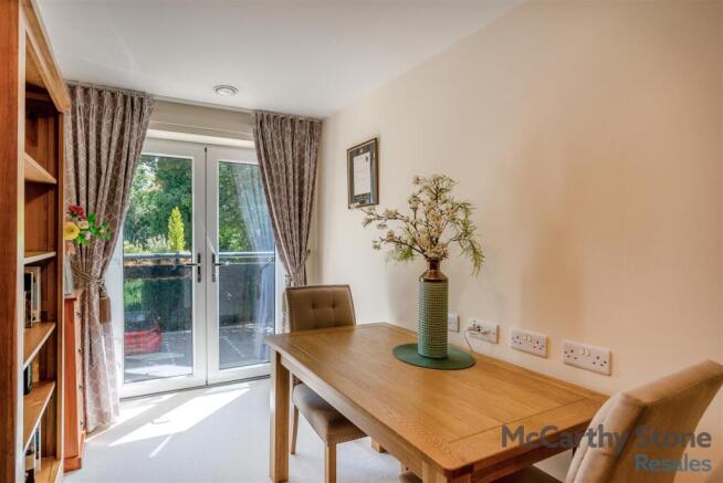 8699386-interior16.jpg