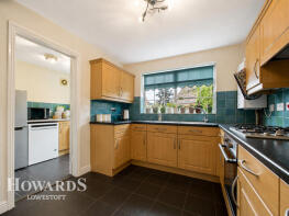 36, Willowbrook Close, Lowestoft NR33 8GL