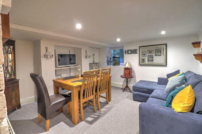 Dining & TV Room