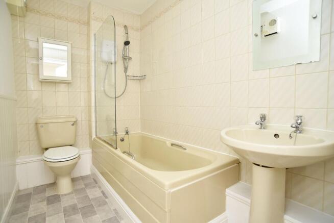 2 bed Flat for sale Image 6