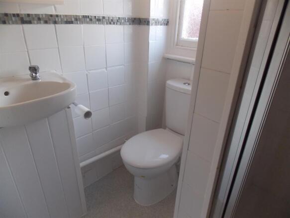 3 bed Semi-Detached to rent Image 5