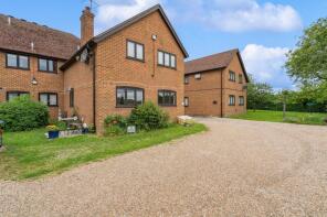 7, Russell Court, Main Road, High Wycombe HP14 4RP