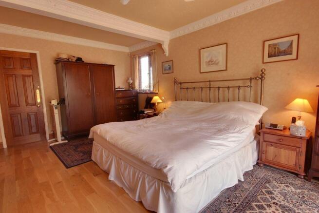 Master Bedroom En-Suite