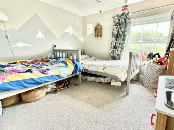 BEDROOM REAR