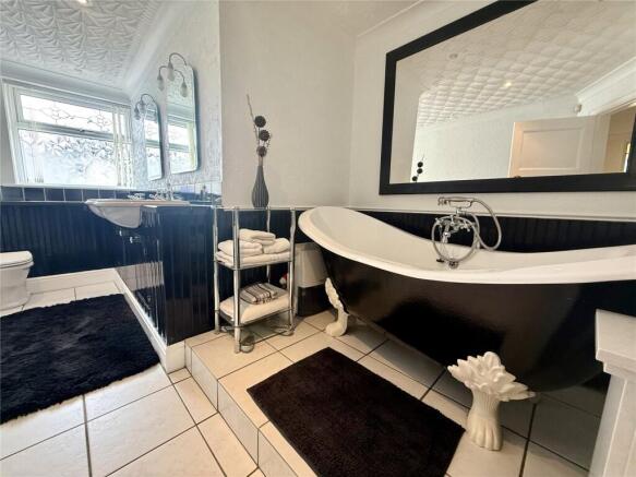2 bed Bungalow for sale Image 12
