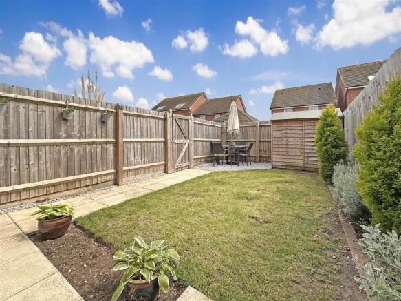 Well-Appointed Rear Garden 062