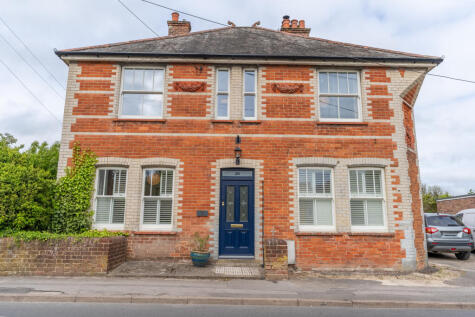 Newbury Street, Lambourn