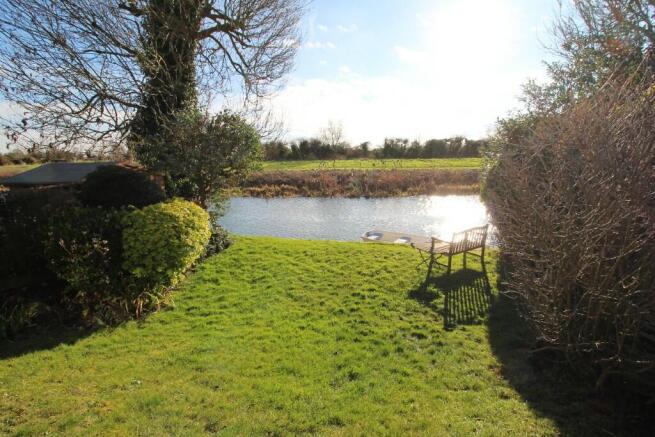 garden & river