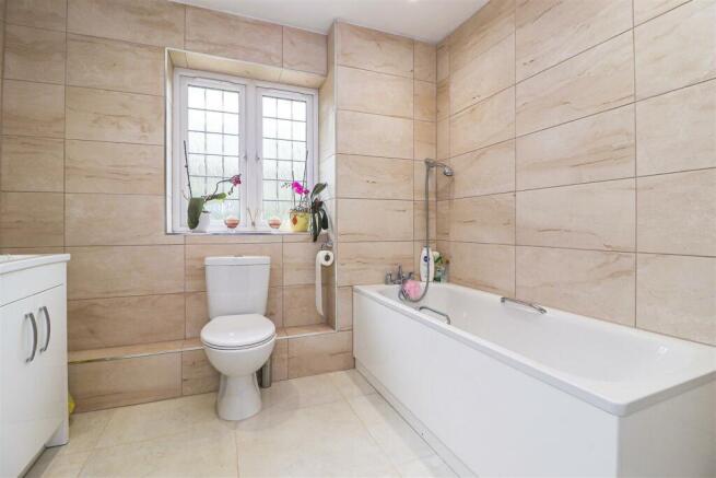 FAMILY BATHROOM