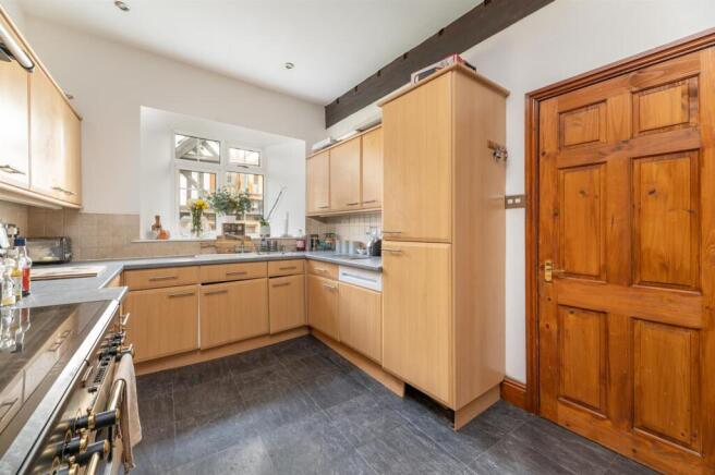 3 bed House for sale Image 9